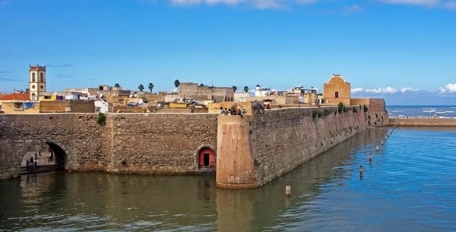 Essaouira sea wall beside the Atlantic